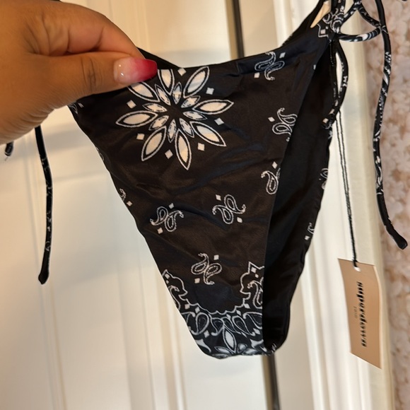 superdown Gwen Bikini Bottom in Black & White - Picture 6 of 8